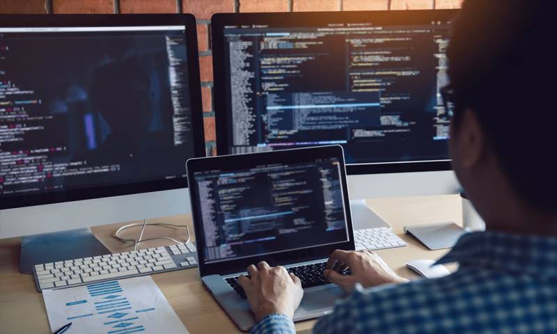 数据科学选型：R与Python如何赋能大足区网站建设？